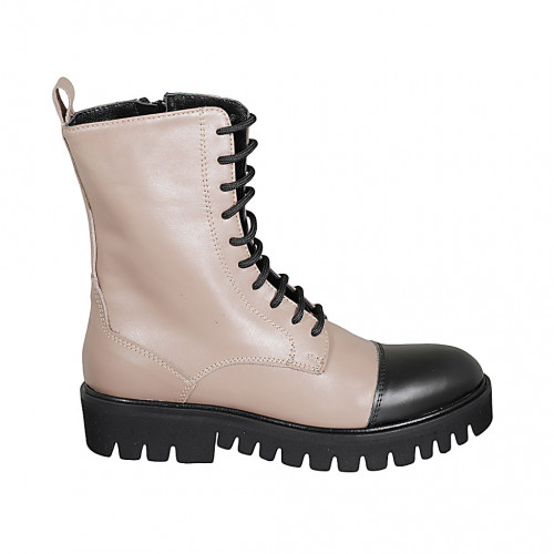 Woman's laced ankle boot with zipper...