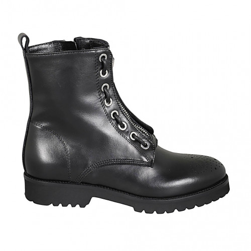 Woman's ankle boot with zipper and...