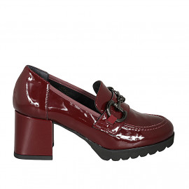 Mocassin pour femmes avec accessoire en cuir verni bordeaux talon 6 - Pointures disponibles:  42