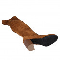 Stivale sopra al ginocchio da donna in camoscio ed elasticizzato color cuoio con mezza cerniera tacco 8 - Misure disponibili: 42