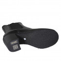 Stivaletto da donna con elastici e punta squadrata in pelle nera tacco 8 - Misure disponibili: 42