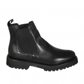 Ankle boot in black leather...