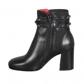 Bottines pour femmes avec fermeture éclair, courroie avec goujons et elastique en cuir noir talon 8 - Pointures disponibles:  32, 42 2