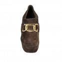 Mocassino da donna con plateau e catena in camoscio marrone tacco 9 - Misure disponibili: 34, 42