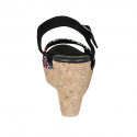 Sandale pour femmes en daim noir et imprimé mosaïque multicouleur avec courroie, plateforme et talon compensé 9 - Pointures disponibles:  42, 43