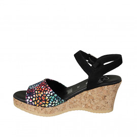 Sandalia para mujer en gamuza negra y imprimida multicolor mosaico con cinturon, plataforma y cuña 7 - Tallas disponibles:  42, 43 2