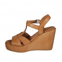 Sandale pour femmes avec courroie en cuir cognac talon compensé 9 - Pointures disponibles:  42