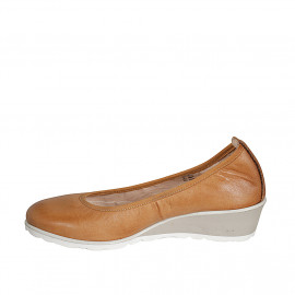 Escarpin pour femmes en cuir cognac talon compensé 4 - Pointures disponibles:  42, 44 2