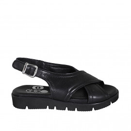 Woman's sandal in black...