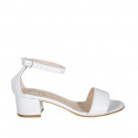 Chaussure ouverte pour femmes avec courroie en cuir blanc talon 5 - Pointures disponibles:  44