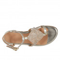 Sandalo da donna in pelle platino con cinturino e strass tacco 2 - Misure disponibili: 32, 33