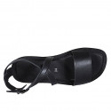 Sandalo con cinturino incrociato in pelle nera tacco 1 - Misure disponibili: 32