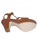 Sandale pour femmes en cuir cognac avec courroie, plateforme et talon 9 - Pointures disponibles:  42