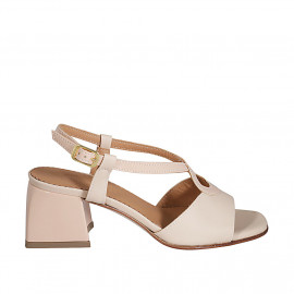 Woman's sandal in nude...