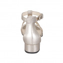 Scarpa aperta da donna con cinturino in pelle laminata platino tacco 3 - Misure disponibili: 42