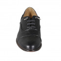 Scarpa stringata da uomo modello Oxford con puntale in pelle nera - Misure disponibili: 38, 49