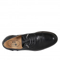Scarpa stringata da uomo modello Oxford con puntale in pelle nera - Misure disponibili: 38, 49