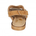 Sandale pour femmes avec fermeture velcro en daim perforé cognac talon 1 - Pointures disponibles:  32, 33, 42