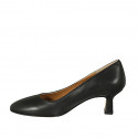 Woman's pump with rounded tip in black leather heel 6 - Available sizes:  32