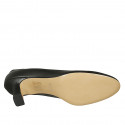 Woman's pump with rounded tip in black leather heel 6 - Available sizes:  32
