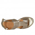 Sandale pour femmes avec fermeture velcro en tissu lamé imprimé taupe talon compensé 6 - Pointures disponibles:  42, 43, 44