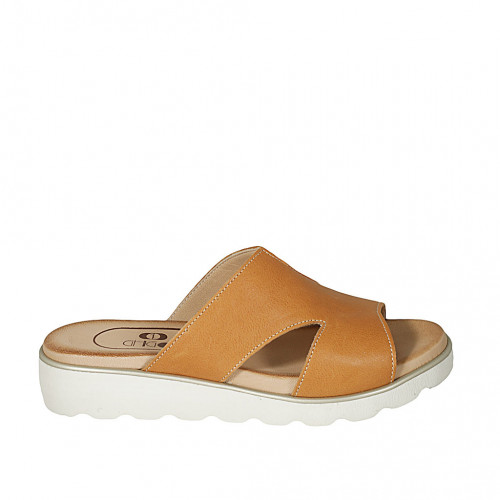 Mule pour femmes en cuir cognac talon compensé 3 - Pointures disponibles:  42, 43