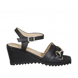 Sandale pour femmes en cuir noir avec courroie et accessoire talon compensé 6 - Pointures disponibles:  42, 43, 44, 46