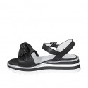 Sandale pour femmes avec courroie et nœud en cuir noir talon compensé 4 - Pointures disponibles:  45