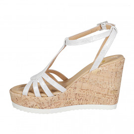 Sandale pour femmes avec courroie et plateforme en cuir lamé argent talon compensé 10 - Pointures disponibles:  42, 43 2