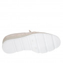 Mocassino da donna con accessorio e plantare estraibile in camoscio forato beige e stampato platino zeppa 4 - Misure disponibili: 31, 44