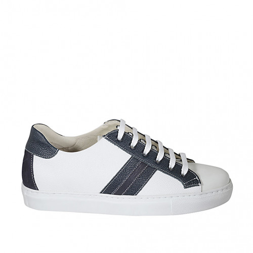 Man's laced shoe with removable...