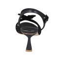 Sandalia con cinturon y estras para mujer en piel negra tacon 7 - Tallas disponibles:  46