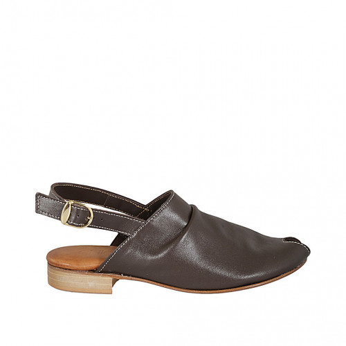 Woman's open-toed highfronted sandal...