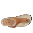 Chanclas de dedo para mujer en piel cognac con hebilla cuña 2 - Tallas disponibles:  42