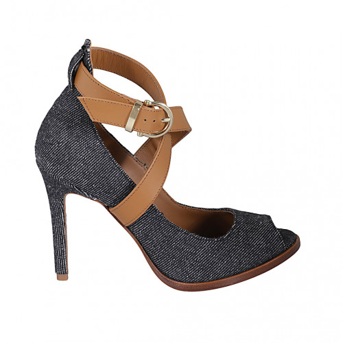 Offener Damenschuh aus schwarzem...