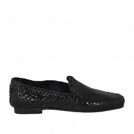 Woman's loafer in black...