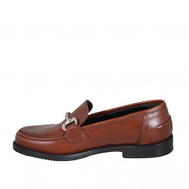 Mocassin pour femmes en cuir cognac avec accessoire talon 2 - Pointures disponibles:  42, 43, 45 2