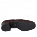 Mocasín para mujer con accesorio y elasticos en piel marron tacon 5 - Tallas disponibles:  33, 42, 44