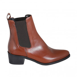 Bottines texanes à bout pointu pour femmes avec elastiques latérales en cuir cognac talon 5 - Pointures disponibles:  42