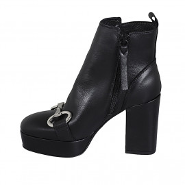 Botin para mujer con plataforma, accesorio y cremallera en piel negra tacon 10 - Tallas disponibles:  32, 42, 43, 44 2