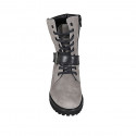 Botin para mujer con cordones, hebilla y cremallera en gamuza gris tacon 3 - Tallas disponibles:  33, 42, 44