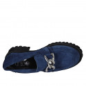 Mocassino sportivo da donna con catena in camoscio blu tacco 5 - Misure disponibili: 45