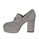 Mocassin pour femmes avec plateforme et accesoire en daim gris talon 10 - Pointures disponibles:  42, 43, 44