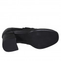 Mocassino da donna in pelle nera con catena tacco 7 - Misure disponibili: 32, 44