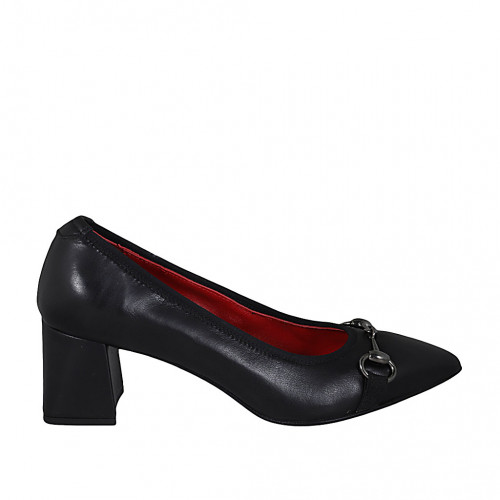 Zapato de salon para mujer en piel negra con accesorio tacon 6 - Tallas disponibles:  32