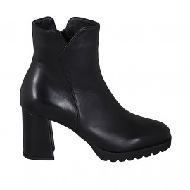 Stivaletto da donna con cerniera e punta tonda in pelle nera tacco 8 - Misure disponibili: 44