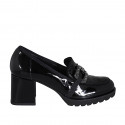 Mocasin pour femmes en cuir verni noir avec accessoire et talon 6 - Pointures disponibles:  32, 42