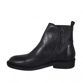 Men's ankle boot in black... 2