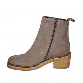 Woman's ankle boot in taupe... 2