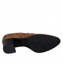 Chaussure fermée pour femmes avec elastiques et goujons en daim cognac talon 5 - Pointures disponibles:  42, 43, 45
